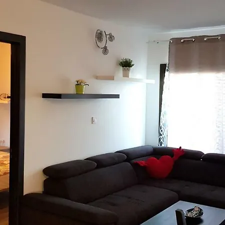 Luxury 2 Bedroom 50 M From *