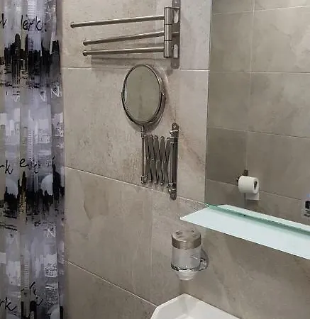 Luxury 2 Bedroom 50 M From דירה *
