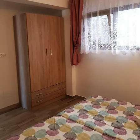 Apartment Luxury 2 Bedroom 50 M From *