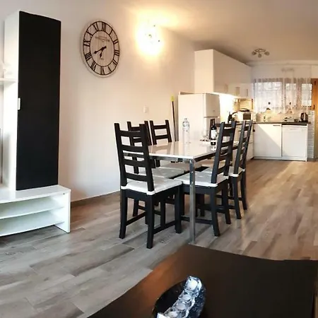 Luxury 2 Bedroom 50 M From * Mogan