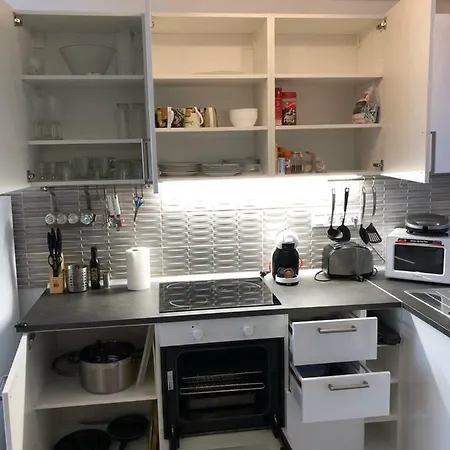 Apartment Luxury 2 Bedroom 50 M From *
