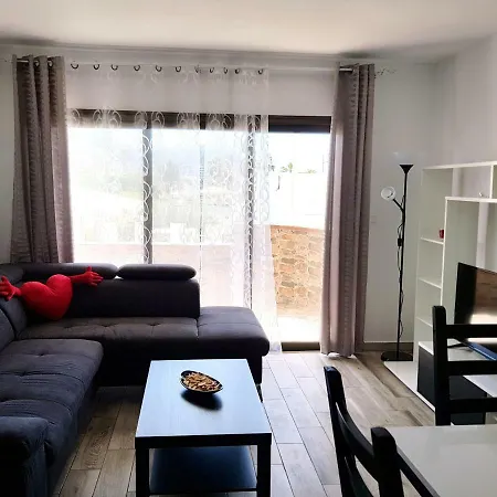 Luxury 2 Bedroom 50 M From *