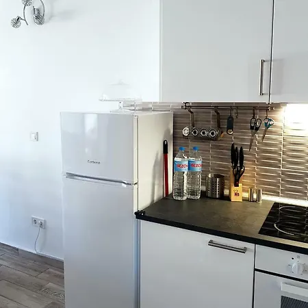 Luxury 2 Bedroom 50 M From Apartment