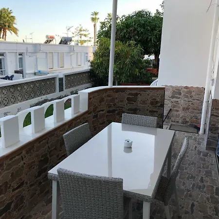 Luxury 2 Bedroom 50 M From Apartment *