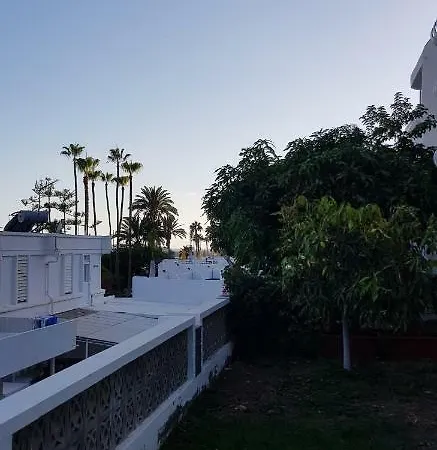 Luxury 2 Bedroom 50 M From Apartment *